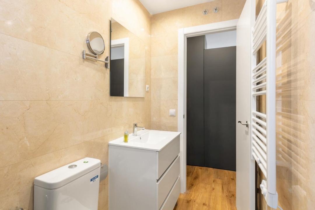 1 Bedroom 1 Bathroom Furnished - Chueca - Modern Functional - Mintystay Madrid Kültér fotó